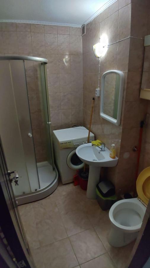 Ferienwohnung Flora Apartament Satu Mare Exterior foto