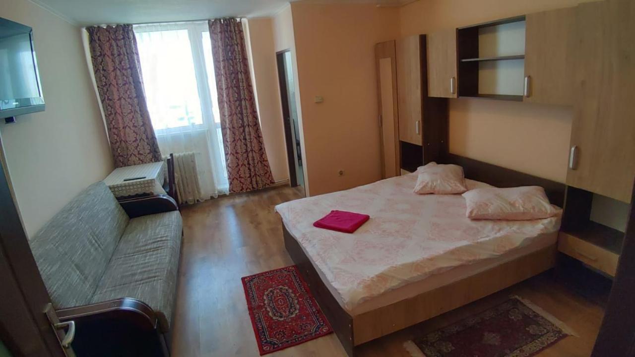 Ferienwohnung Flora Apartament Satu Mare Exterior foto