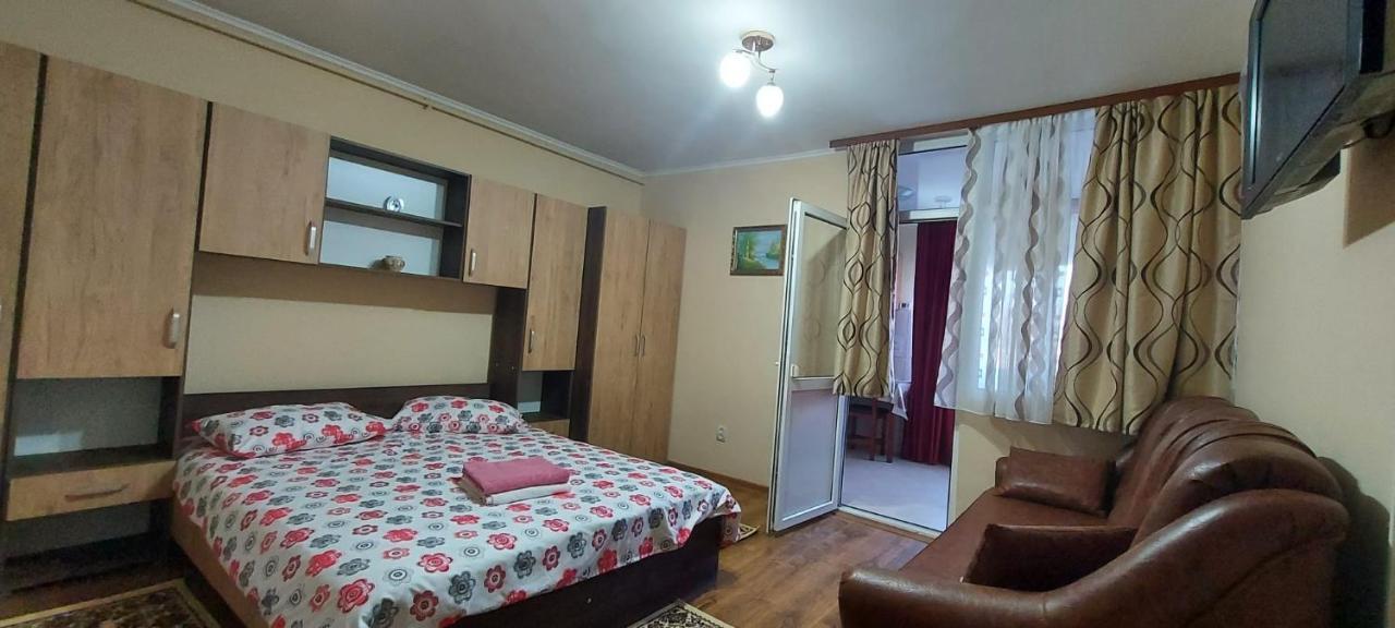Ferienwohnung Flora Apartament Satu Mare Exterior foto