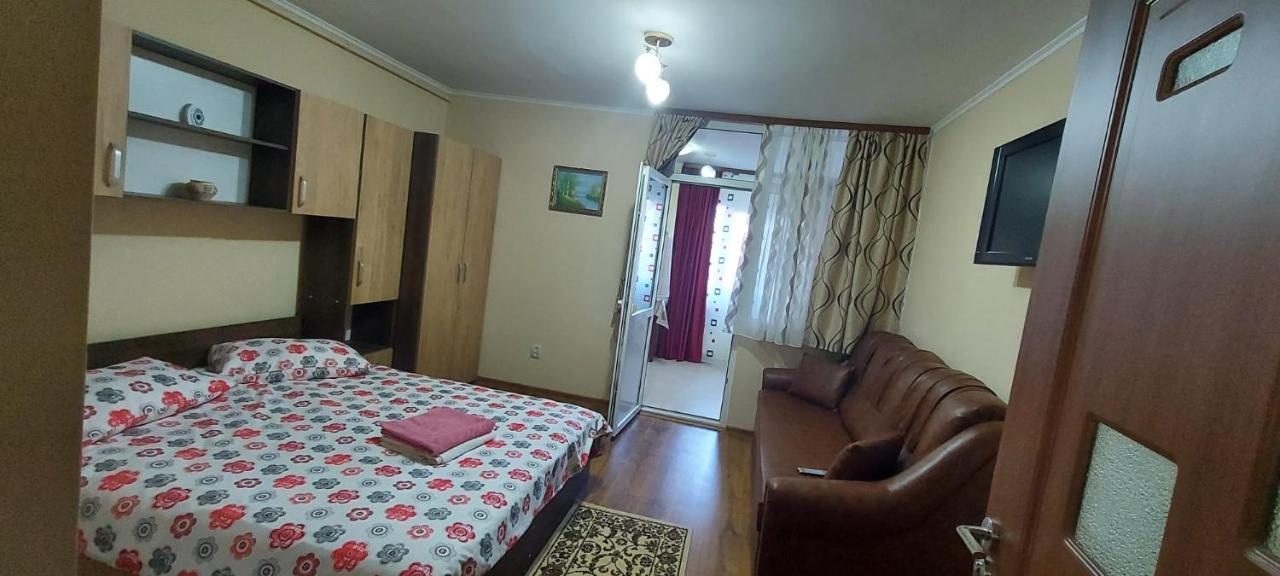 Ferienwohnung Flora Apartament Satu Mare Exterior foto