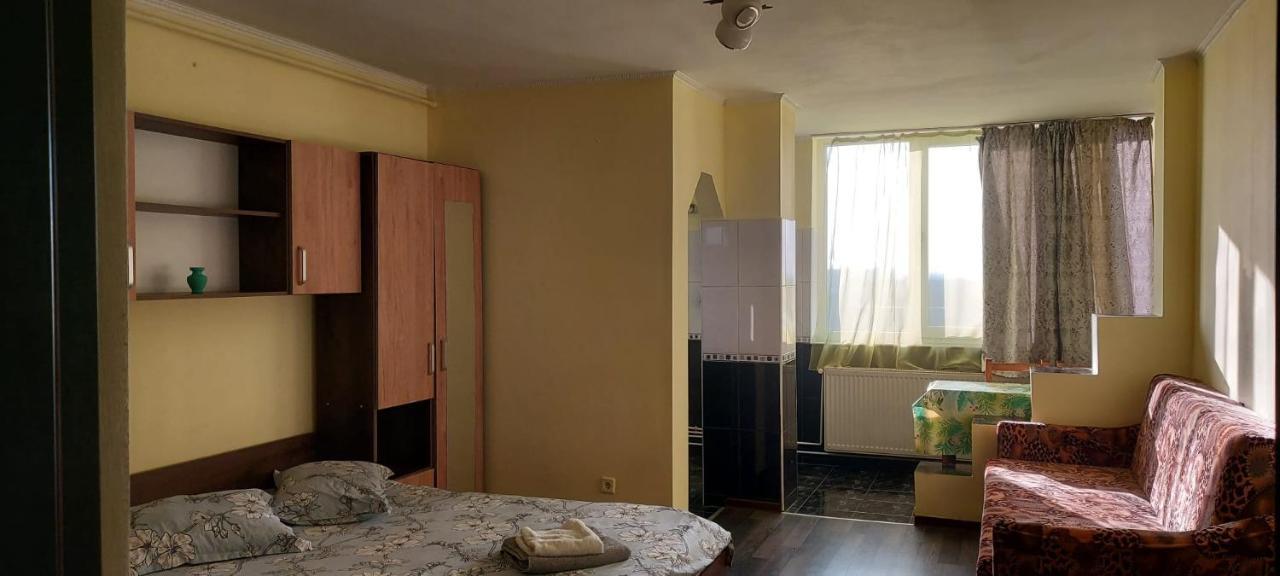 Ferienwohnung Flora Apartament Satu Mare Exterior foto